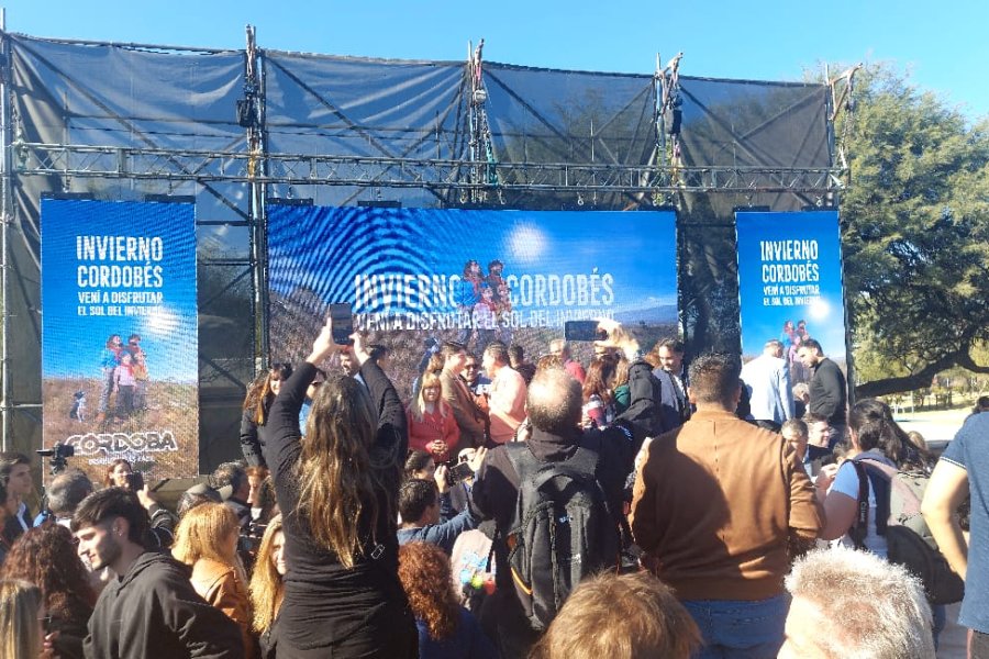 Un marco multitudinario para la presentación